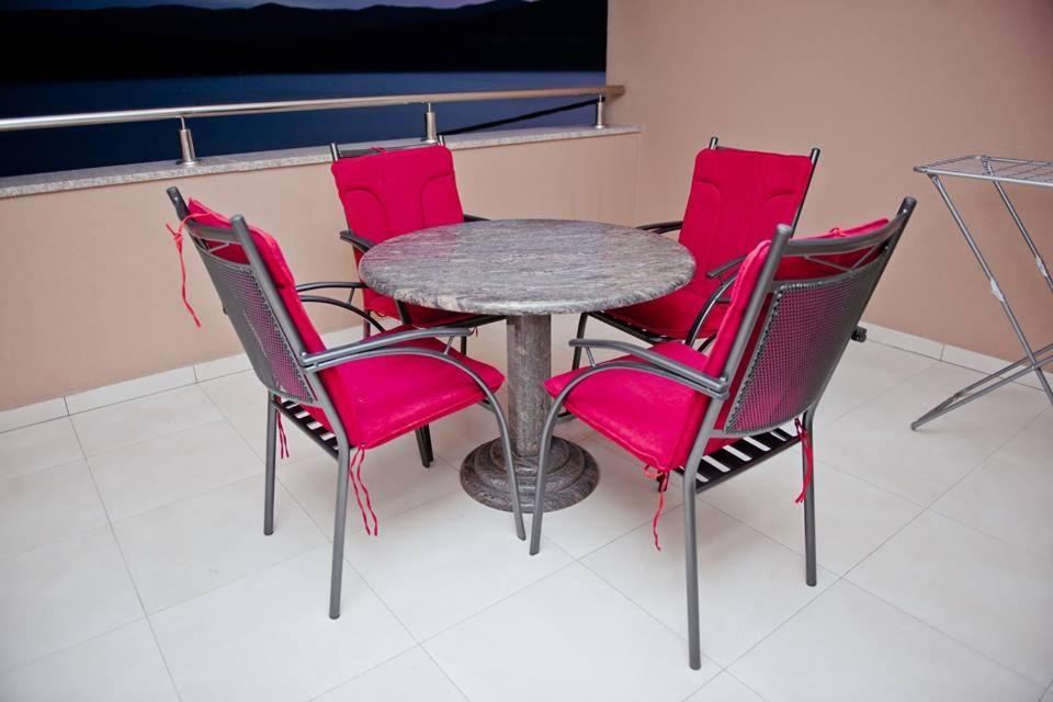 Apartments Domane Nenad Неум Екстериор снимка