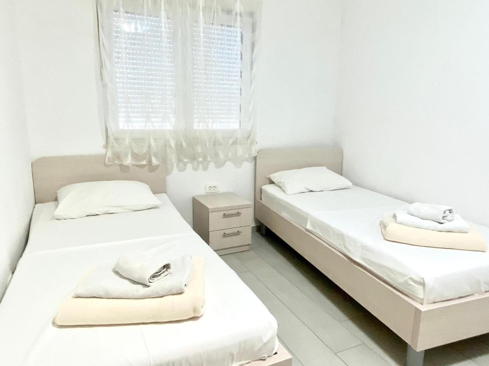 Apartments Domane Nenad Неум Стая снимка